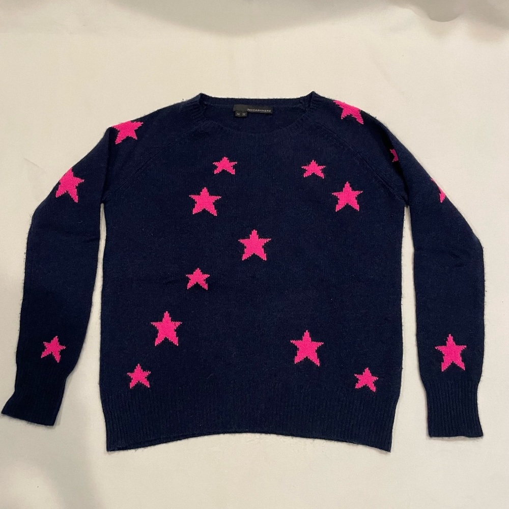 360 Cashmere Navy Sweater With Fuchsia Stars - Picture 2 of 13